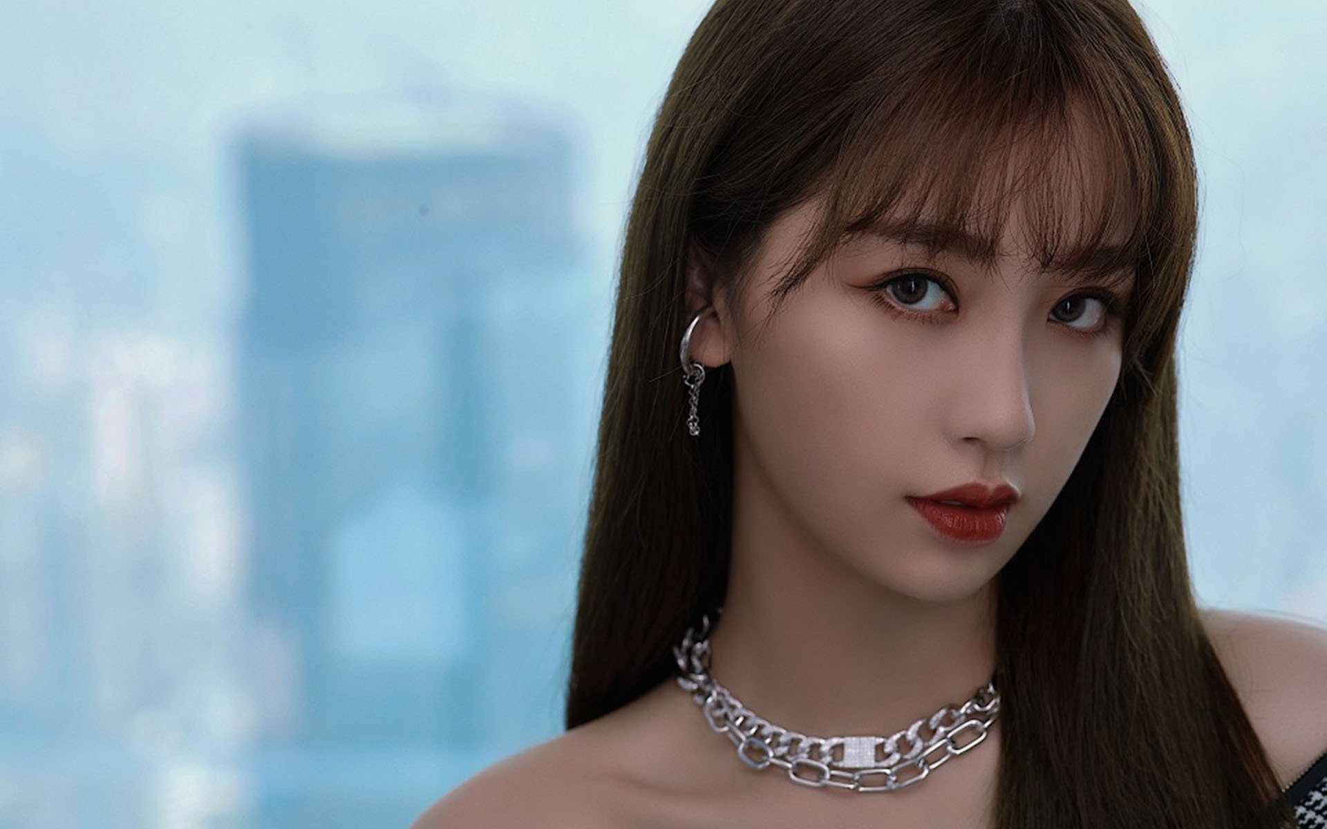 “英超争夺战失误频发，榜首格局摇摆不定”，“英超”